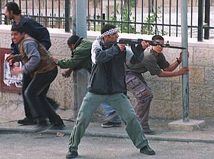 Israel condiciona su retirada de Cisjordania a la captura de los asesinos del ministro Zeevi