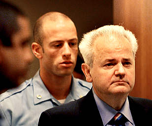 Milosevic dice ante el TPI que su único papel fue defender a su país del terrorismo