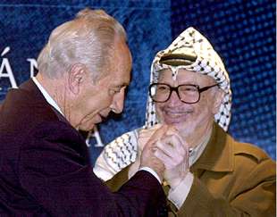 Peres y Arafat reiteran en Formentor su voluntad de negociar