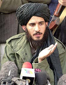 El portavoz del 'mulá' Omar asegura desconocer el paradero de Bin Laden