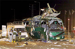 Cuatro muertos en un atentado suicida contra un autobús en Israel