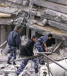 Aviones de combate israelíes bombardean el cuartel general de la policía palestina