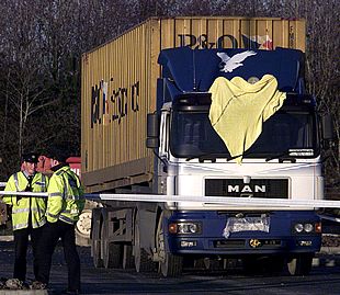 Hallados ocho inmigrantes muertos en el interior de un contenedor en Irlanda