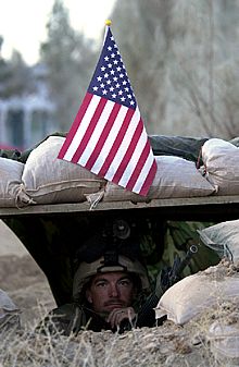 El Gobierno afgano insiste en que Bin Laden ha huido a Pakistán