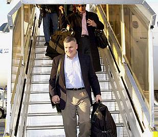 Israel recibe al mediador de EE UU con la retirada de seis localidades palestinas