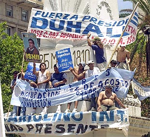 Duhalde perfila su Gobierno de unidad con la inclusión de dos radicales