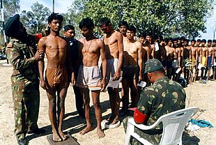 Pakistán detiene a decenas de separatistas para rebajar la tensión con India