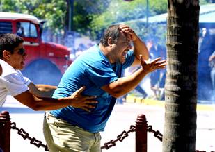 Graves incidentes en dos provincias argentinas en protesta por el 'corralito'