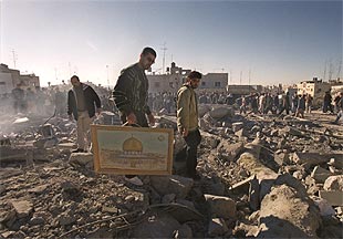 Dos palestinos muertos y al menos 40 heridos tras un ataque aéreo israelí en Cisjordania