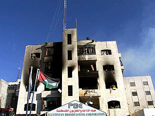 El ejército israelí dinamita la radiotelevisión palestina en respuesta al último atentado