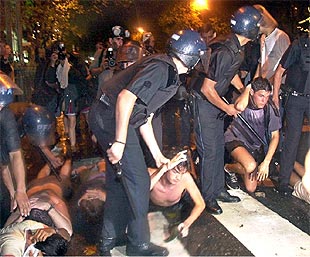 Una veintena de heridos y 70 detenidos en una nueva protesta en Argentina