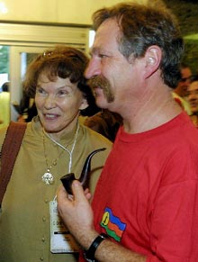 Nueva York y Porto Alegre debaten las ventajas y desventajas de la globalización