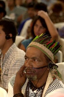 Un indígena de la tribu brasileña Xukuru, en el Foro de Porto Alegre, Brasil.