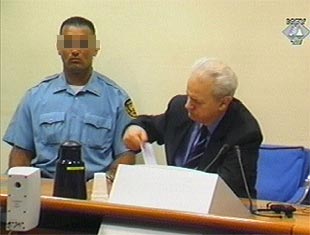 Del Ponte acusa a Milosevic de cometer "los peores crímenes contra la humanidad"