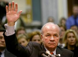 El ex presidente de Enron  invoca la quinta enmienda para no declarar ante el Senado