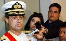 Un militar de la marina venezolana apoya a los disidentes y exige la renuncia de Chávez