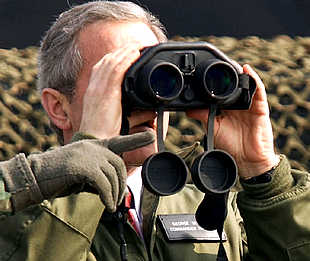 Bush califica de "malvado" al régimen norcoreano pero le ofrece diálogar