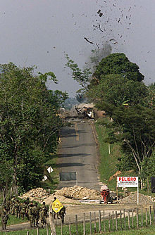 Pastrana estudia decretar el estado de sitio para luchar contra las FARC