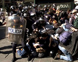 26 detenidos en los actos antiglobalización previos a la marcha del sábado