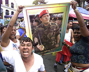 El Ejército hace que Carmona modifique sus medidas de transición