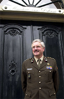 Imagen del general en jefe del Ejército de Tierra holandés Ad van Baal, en una imagen de archivo.