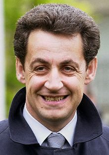 Raffarin escoge al gaullista Sarkozy para el 'superministerio' de Interior y Seguridad