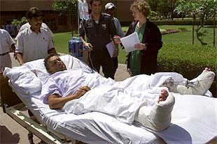 La policía paquistaní detiene a cientos de sospechosos por el atentado de Karachi