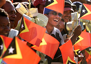 El primer Gobierno timorense toma posesión entre las celebraciones del pueblo
