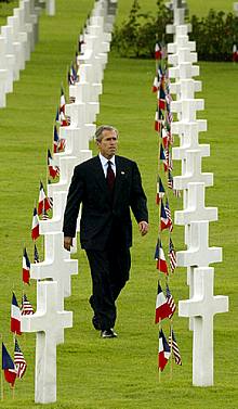 Bush y Chirac equiparan la lucha contra el terrorismo y la guerra contra los nazis