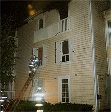 Al menos dos españoles resultan heridos en un incendio en Disneyland París