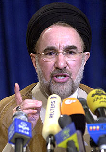 Mohamed Jatamí, presidente de Irán, en una conferencia de prensa.