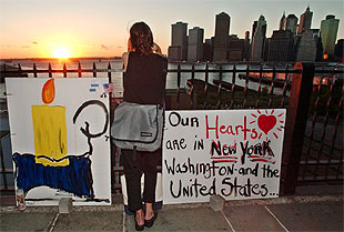 Bush cierra los homenajes a las víctimas afirmando que "América seguirá luchando"