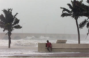 El huracán 'Isidore' toca tierra en México y causa la muerte a cuatro personas