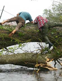 El huracán Lili gana intensidad tras dejar Cuba camino del Golfo de México