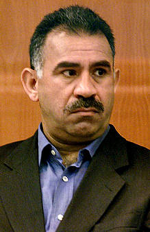 El líder separatista kurdo Ocalan evita la pena de muerte y cumplirá cadena perpetua