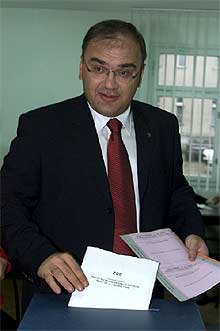 Termina sin incidentes la histórica jornada electoral en Bosnia