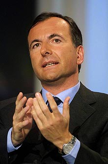 Berlusconi anuncia el nombramiento de Franco Frattini como ministro de Exteriores
