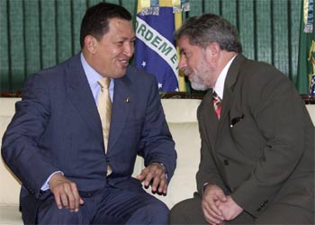 Chávez se entrevista con el nuevo presidente de Brasil, 'Lula' Da Silva.