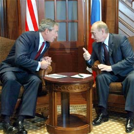 Bush y Putin, esta mañana en San Petersburgo.
