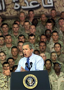 El presidente de EE UU se dirige a los soldados en la base de As Saylilah.