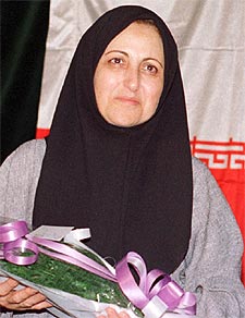 Una imagen de julio de 2000 de Shirin Ebadi en Teherán.