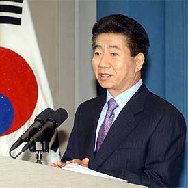 El presidente de Corea del Sur en la rueda de prensa en la que ha dicho que ha rechazado la dimisión del Gobierno.