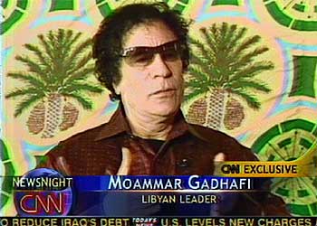 Imagen de la entrevista a Muammar el Gaddafi trasmitida por la cadena CNN.