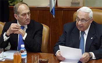 Sharon lee una declaración sobre el pacto, que ha calificado de 