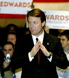 El senador John Edwards, ayer, durante un mitin en Georgia.