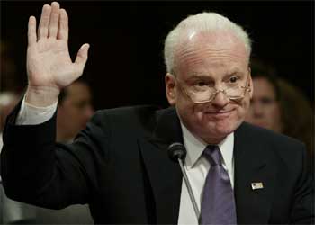 Richard Clarke, ex asesor de la Casa Blaca, en la comisión que investiga el 11-S.