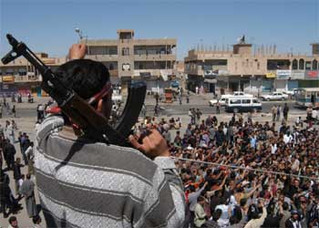 Simpatizantes de Múqtada al Sáder se manifiestan en un barrio al norte de Bagdad.