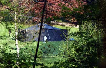 El dirigente libio contá, para su primera visita a Europa en 15 años, con una jaima en el castillo de Val Duchesse.