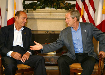 Chirac y Bush, durante su reunión en la Cumbre del G-8.