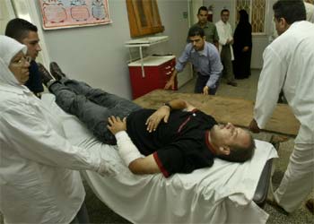 Bassam Masoud, cámara de la agencia de noticias Reuters, se encuentra entre los heridos.